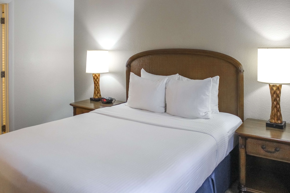 Hilton Vacation Club Polynesian Isles Kissimmee — Hotel rooms in Kissimmee, Florida