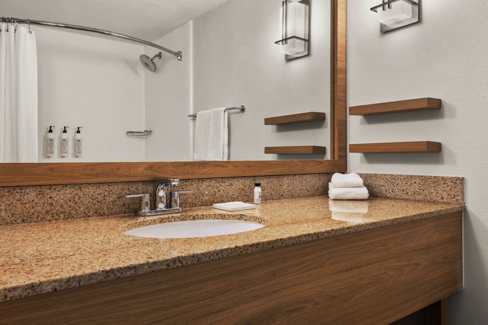Delta Hotels by Marriott Orlando Celebration — Hotel rooms in Kissimmee, Florida