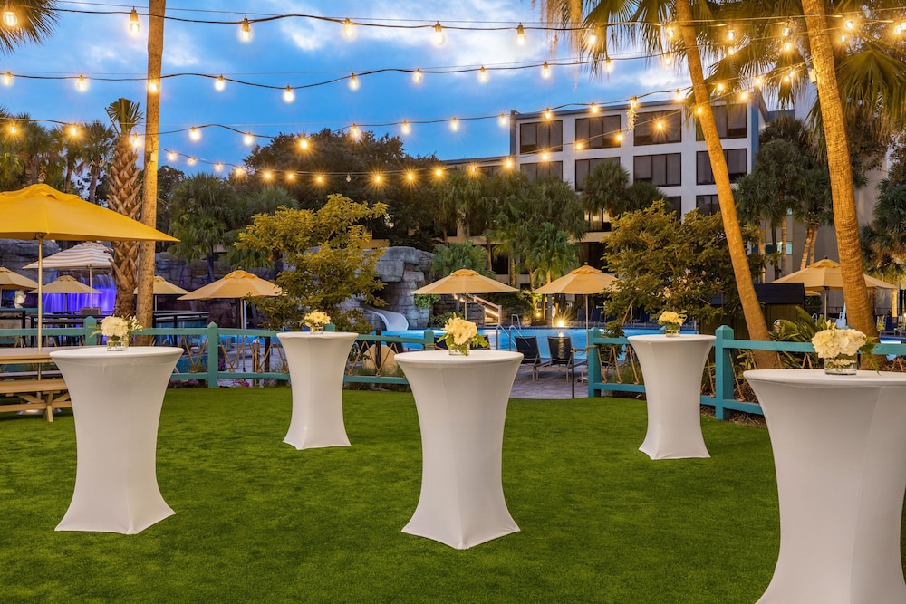 Delta Hotels by Marriott Orlando Celebration — Swimming pool in Kissimmee, Florida