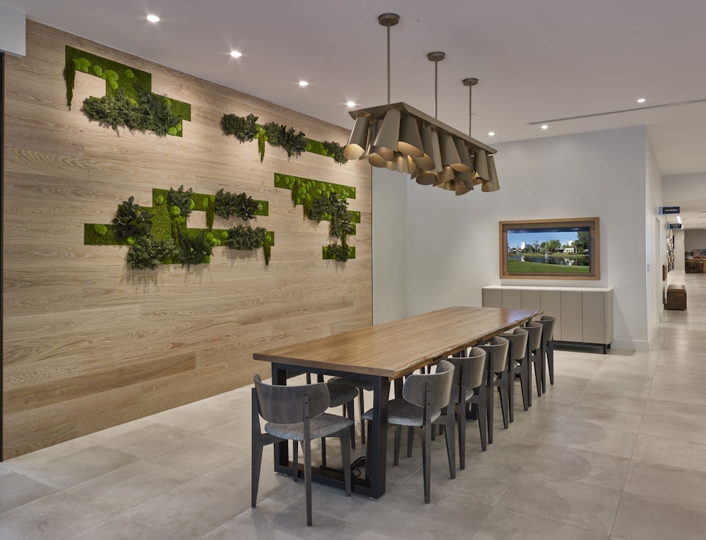 Delta Hotels by Marriott Orlando Celebration — Restaurant & bars in Kissimmee, Florida