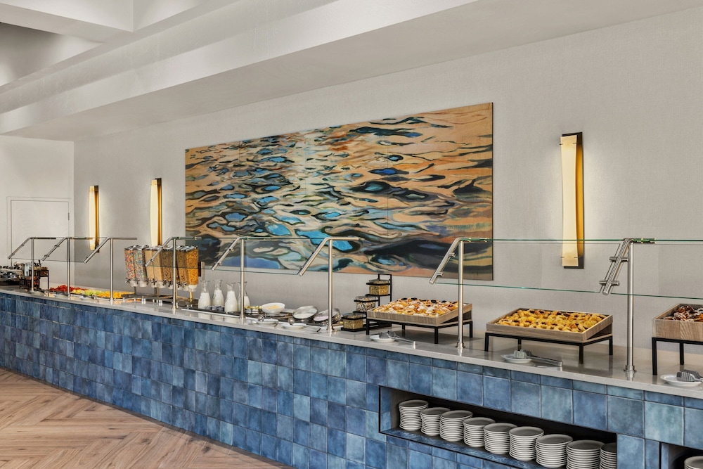 Delta Hotels by Marriott Orlando Celebration — Restaurant & bars in Kissimmee, Florida