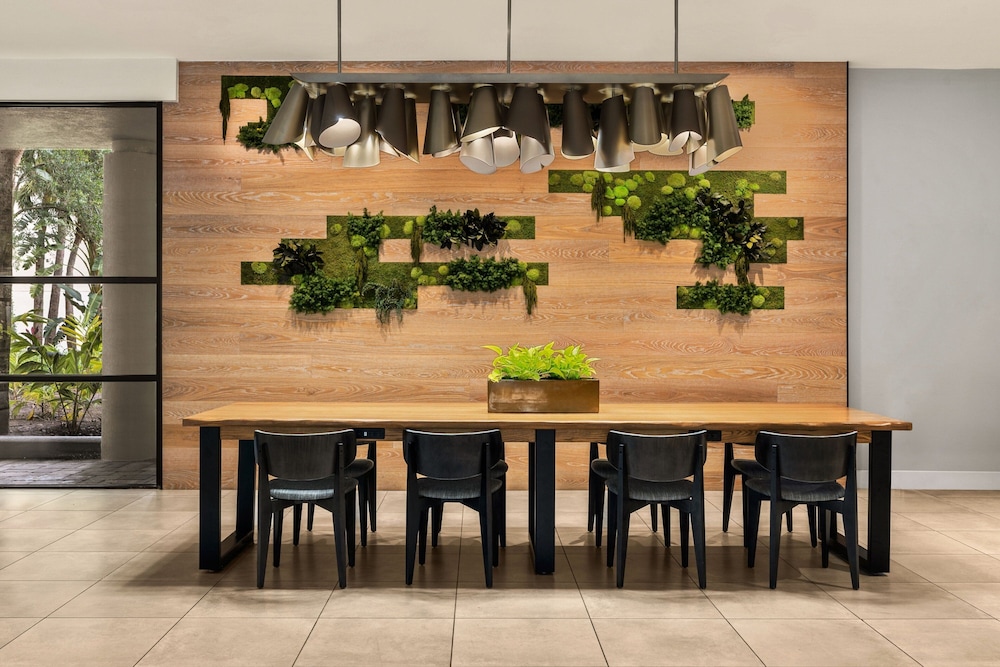 Delta Hotels by Marriott Orlando Celebration — Restaurant & bars in Kissimmee, Florida