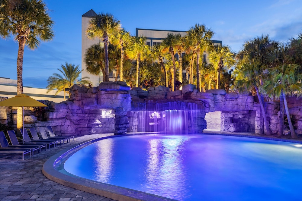 Delta Hotels by Marriott Orlando Celebration — Swimming pool in Kissimmee, Florida