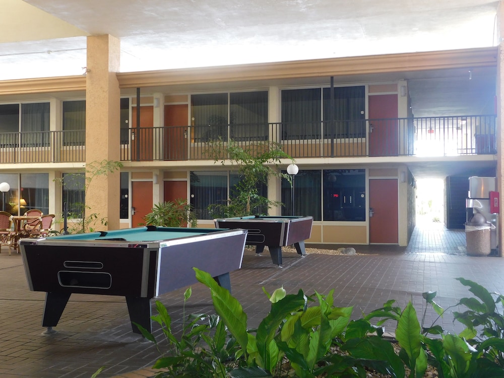 Ramada by Wyndham Kissimmee Gateway — Sports & recreation in Kissimmee, Florida