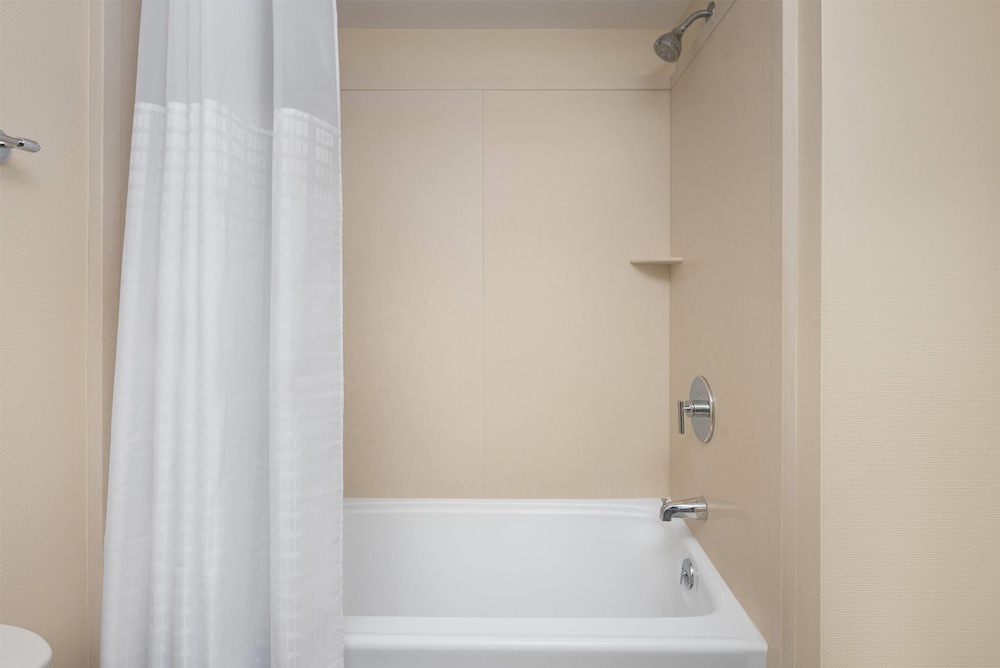 Ramada Plaza Resort & Suites by Wyndham Orlando Intl Drive — Hotel rooms in Orlando, Florida