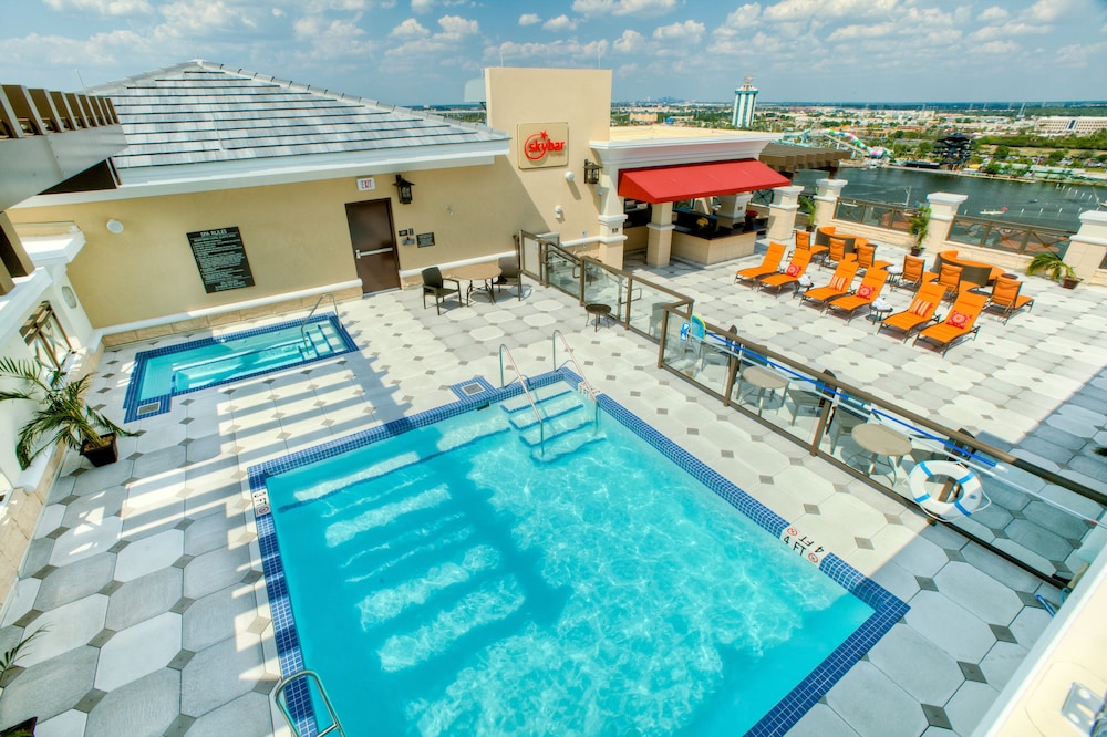 Ramada Plaza Resort & Suites by Wyndham Orlando Intl Drive — Swimming pool in Orlando, Florida