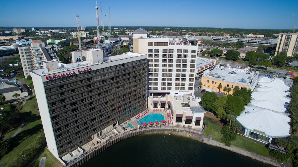 Ramada Plaza Resort & Suites by Wyndham Orlando Intl Drive — Hotel building in Orlando, Florida