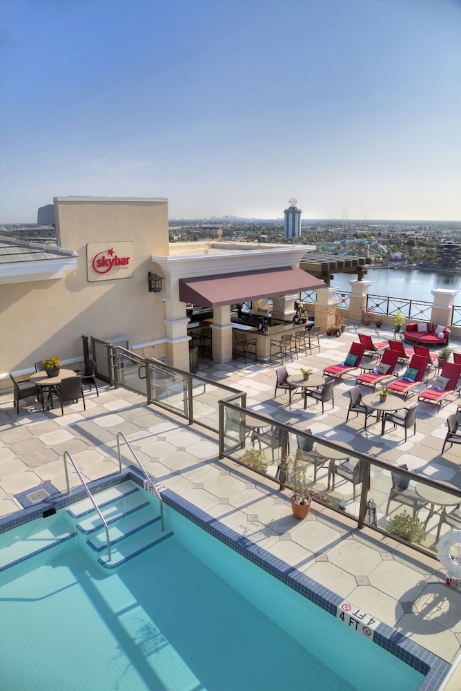 Ramada Plaza Resort & Suites by Wyndham Orlando Intl Drive — Restaurant & bars in Orlando, Florida