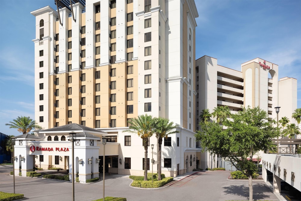 Ramada Plaza Resort & Suites by Wyndham Orlando Intl Drive — Hotel building in Orlando, Florida
