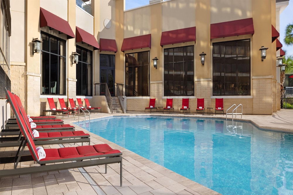 Ramada Plaza Resort & Suites by Wyndham Orlando Intl Drive — Swimming pool in Orlando, Florida