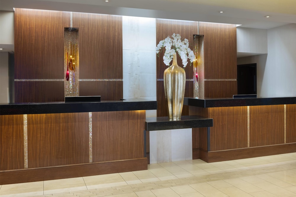 Ramada Plaza Resort & Suites by Wyndham Orlando Intl Drive — Hotel building in Orlando, Florida
