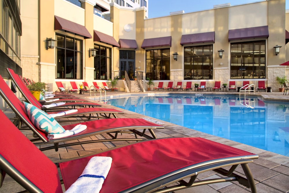 Ramada Plaza Resort & Suites by Wyndham Orlando Intl Drive — Swimming pool in Orlando, Florida