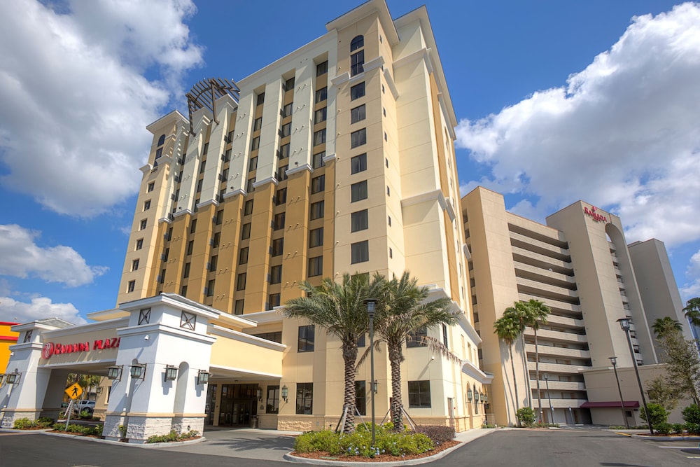 Ramada Plaza Resort & Suites by Wyndham Orlando Intl Drive — Hotel building in Orlando, Florida