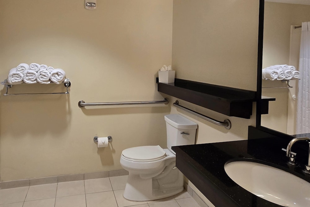 Ramada Plaza Resort & Suites by Wyndham Orlando Intl Drive — Hotel rooms in Orlando, Florida