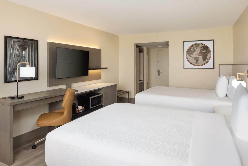 Ramada Plaza Resort & Suites by Wyndham Orlando Intl Drive — Hotel rooms in Orlando, Florida