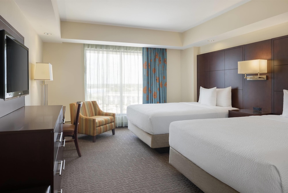 Ramada Plaza Resort & Suites by Wyndham Orlando Intl Drive — Hotel rooms in Orlando, Florida