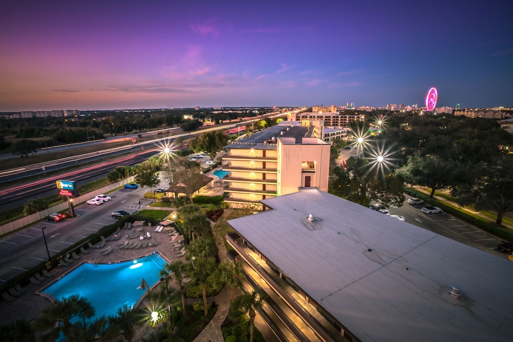 Rosen Inn at Pointe Orlando — Hotel building in Orlando, Florida