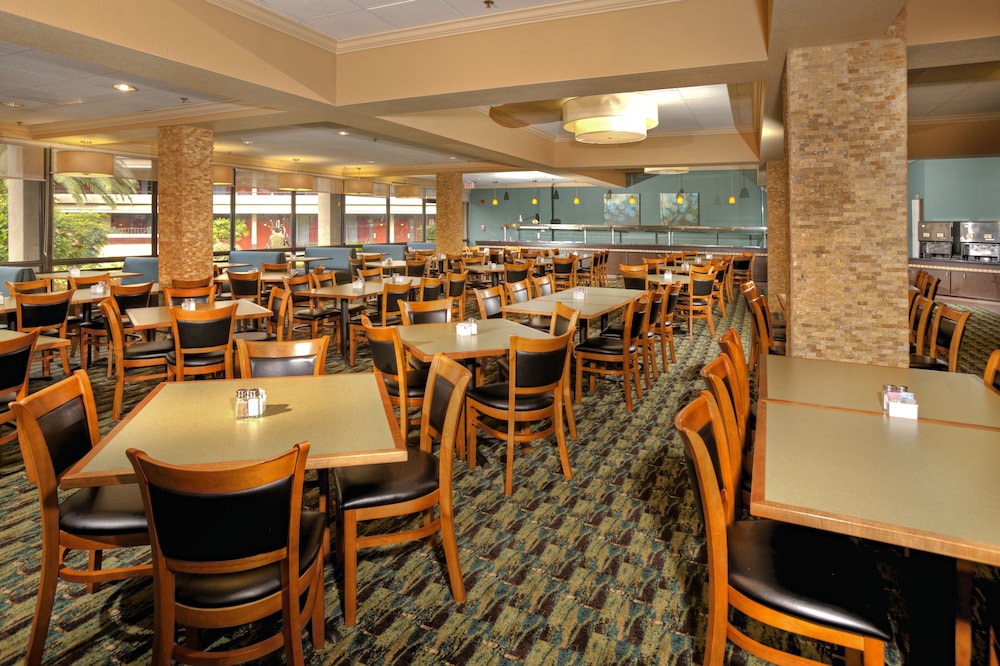 Rosen Inn at Pointe Orlando — Restaurant & bars in Orlando, Florida
