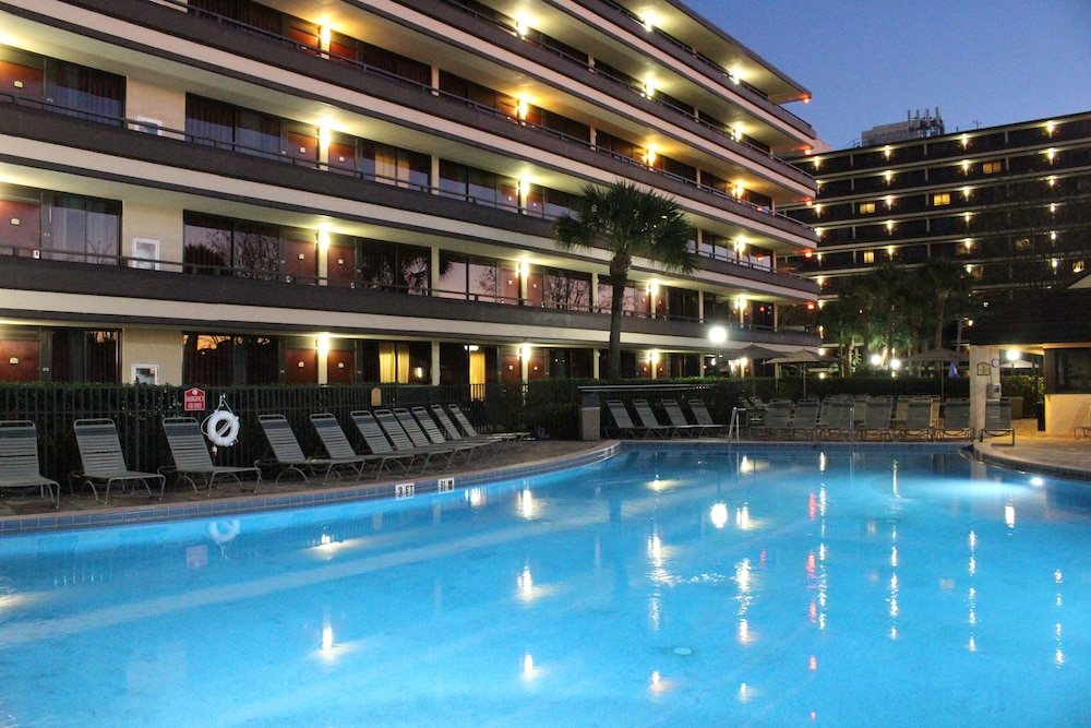 Rosen Inn at Pointe Orlando — Swimming pool in Orlando, Florida