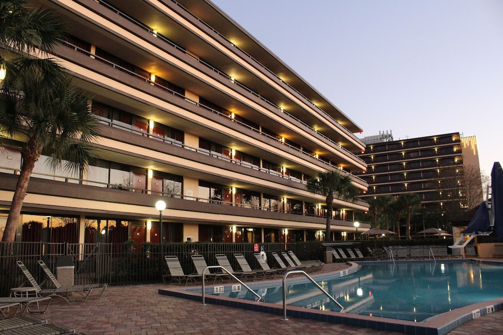 Rosen Inn at Pointe Orlando — Hotel building in Orlando, Florida