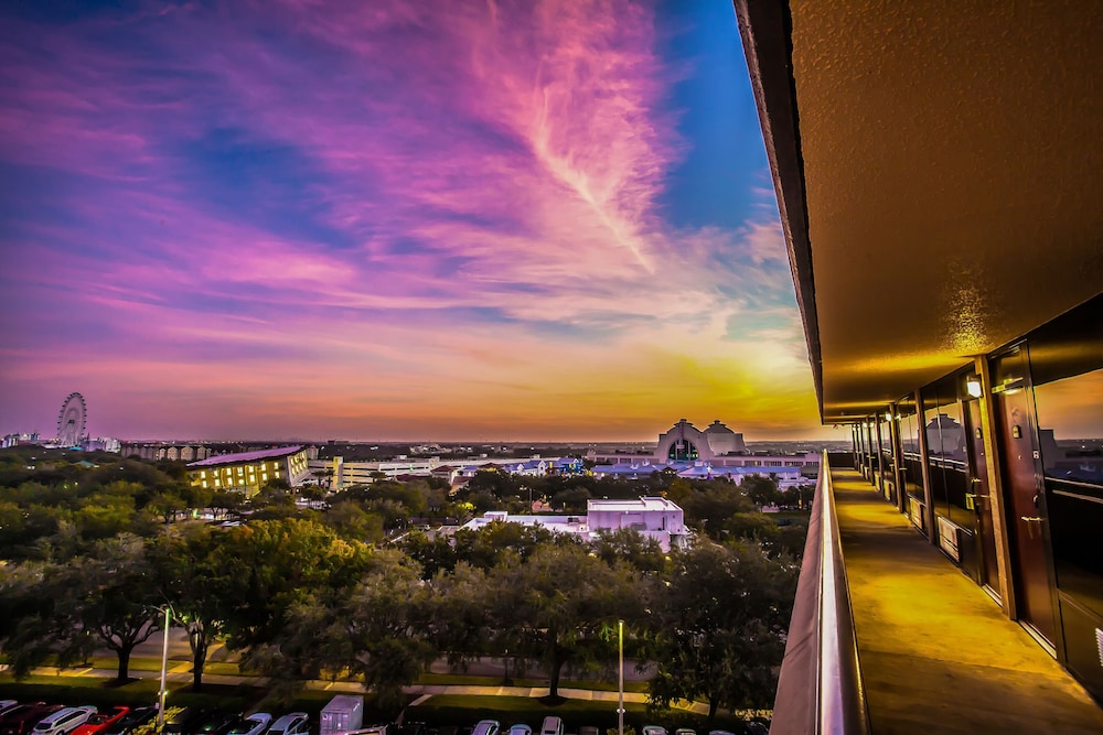 Rosen Inn at Pointe Orlando — Attractions in the area in Orlando, Florida