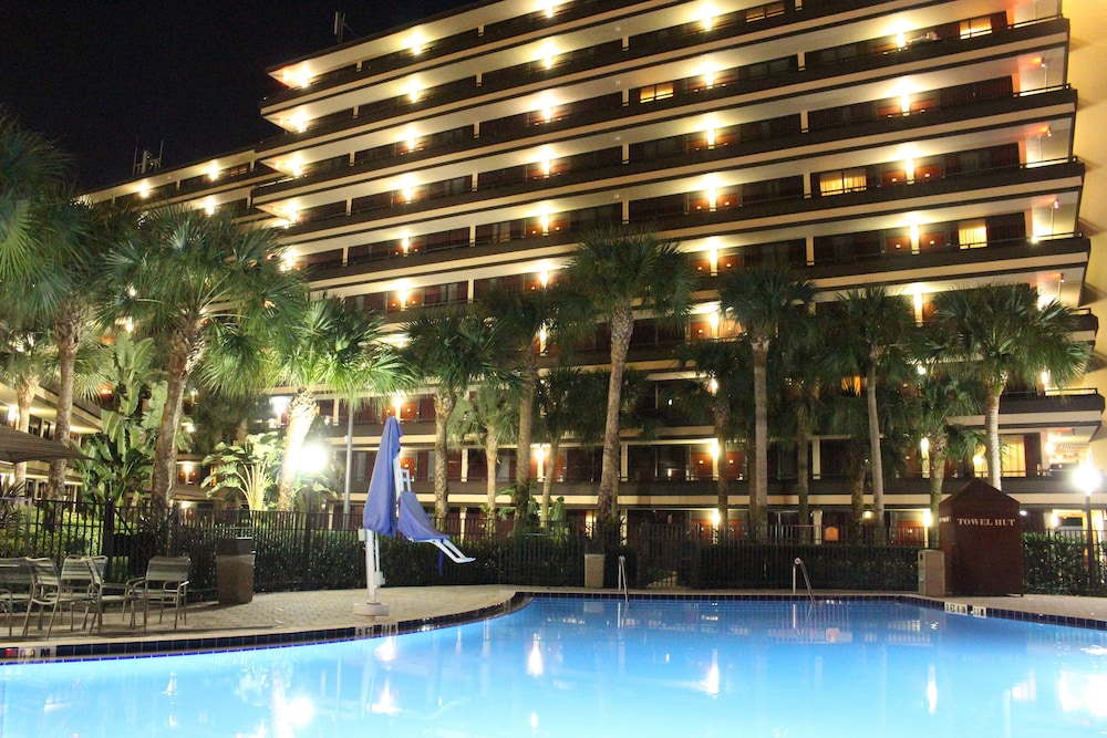 Rosen Inn at Pointe Orlando — Swimming pool in Orlando, Florida