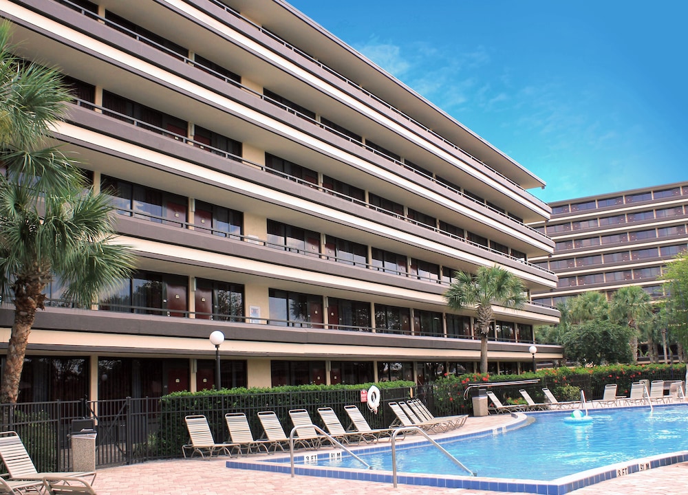 Rosen Inn at Pointe Orlando — Hotel building in Orlando, Florida