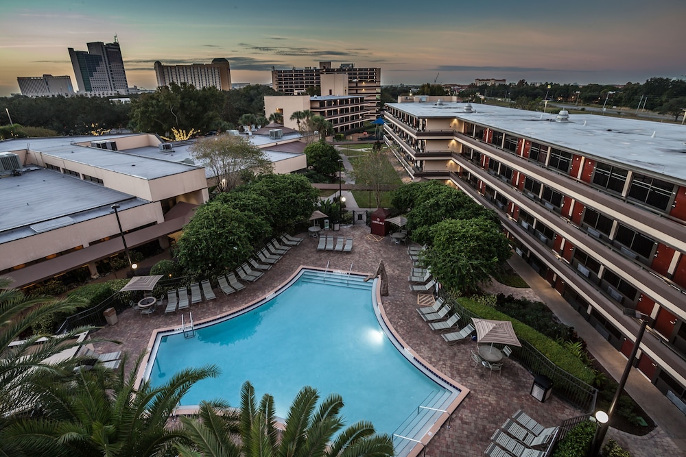 Rosen Inn at Pointe Orlando — Swimming pool in Orlando, Florida