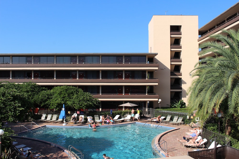 Rosen Inn at Pointe Orlando — Swimming pool in Orlando, Florida