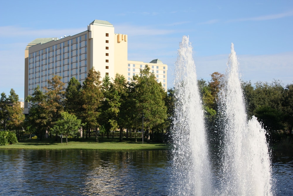 Rosen Plaza on International Drive — Hotel building in Orlando, Florida