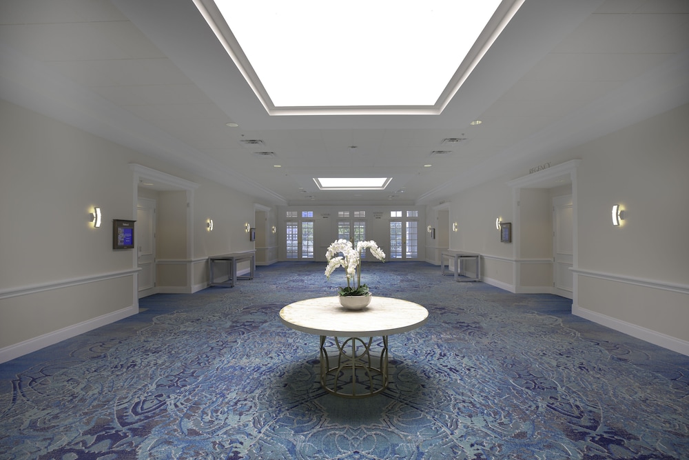 Rosen Plaza on International Drive — Hotel building in Orlando, Florida