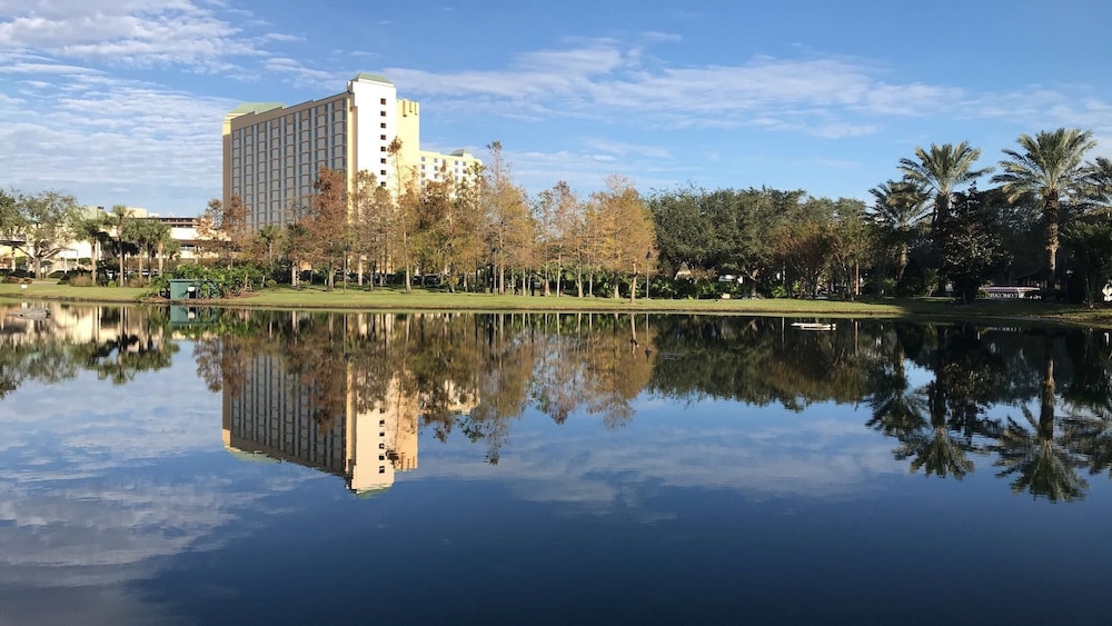 Rosen Plaza on International Drive — Hotel building in Orlando, Florida