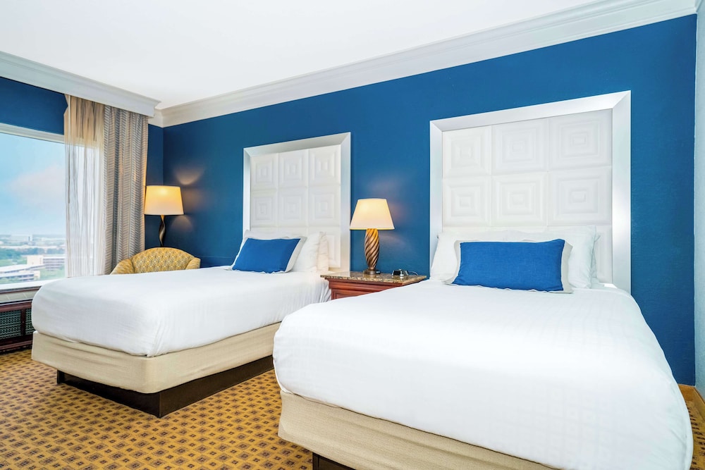 Rosen Plaza on International Drive — Hotel rooms in Orlando, Florida