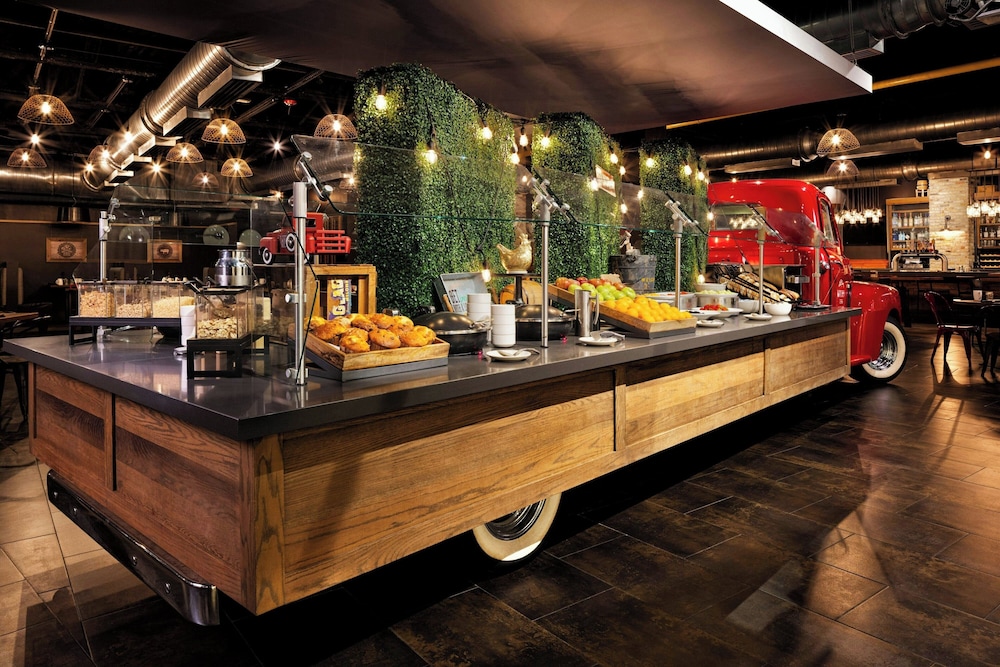 Renaissance Orlando Resort – Disney Springs® Area — Restaurant & bars in Lake Buena Vista, Florida
