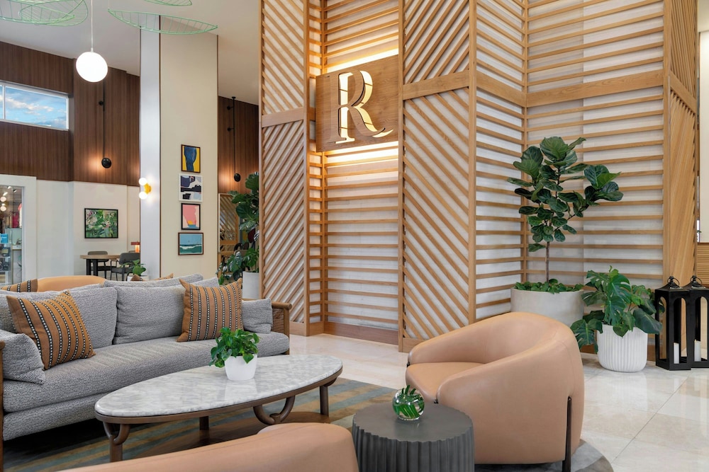 Renaissance Orlando Resort – Disney Springs® Area — Hotel building in Lake Buena Vista, Florida