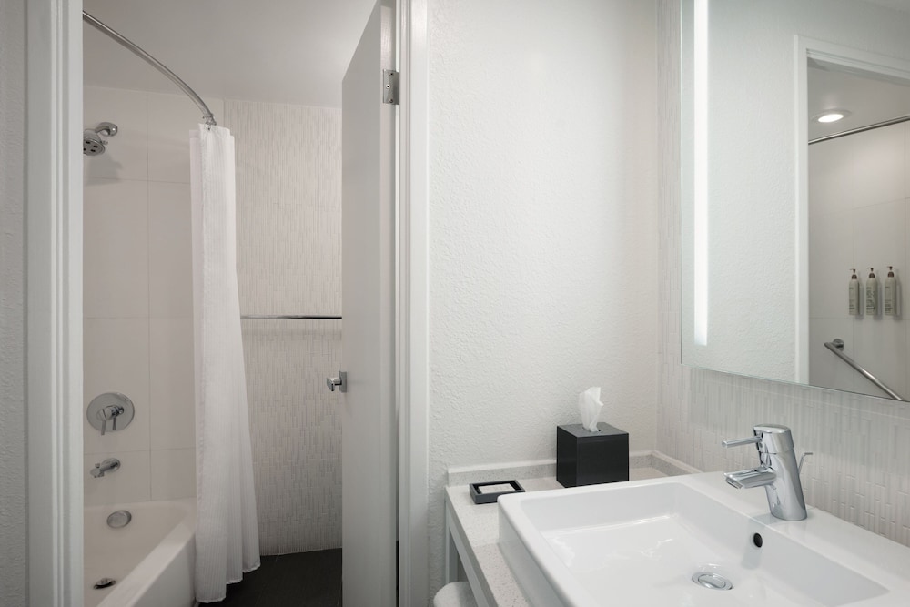 Renaissance Orlando Resort – Disney Springs® Area — Hotel rooms in Lake Buena Vista, Florida