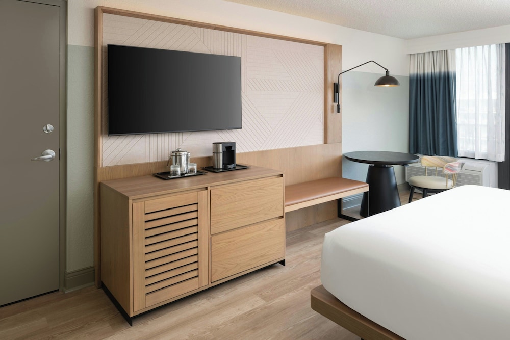Sheraton Orlando Lake Buena Vista Resort - NEWLY RENOVATED! — Hotel rooms in Orlando, Florida