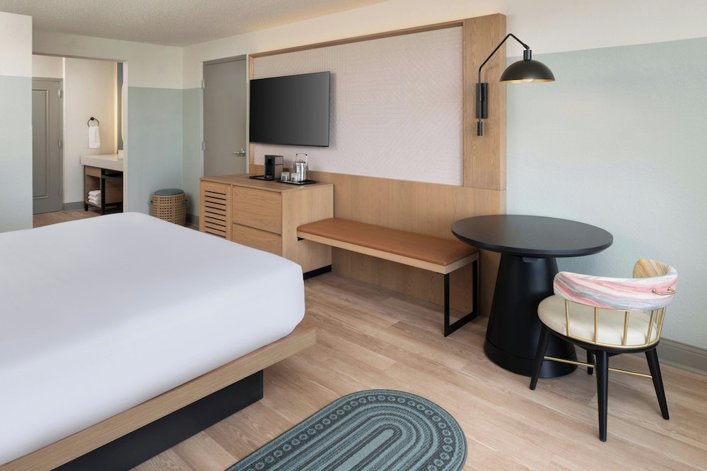 Sheraton Orlando Lake Buena Vista Resort - NEWLY RENOVATED! — Hotel rooms in Orlando, Florida