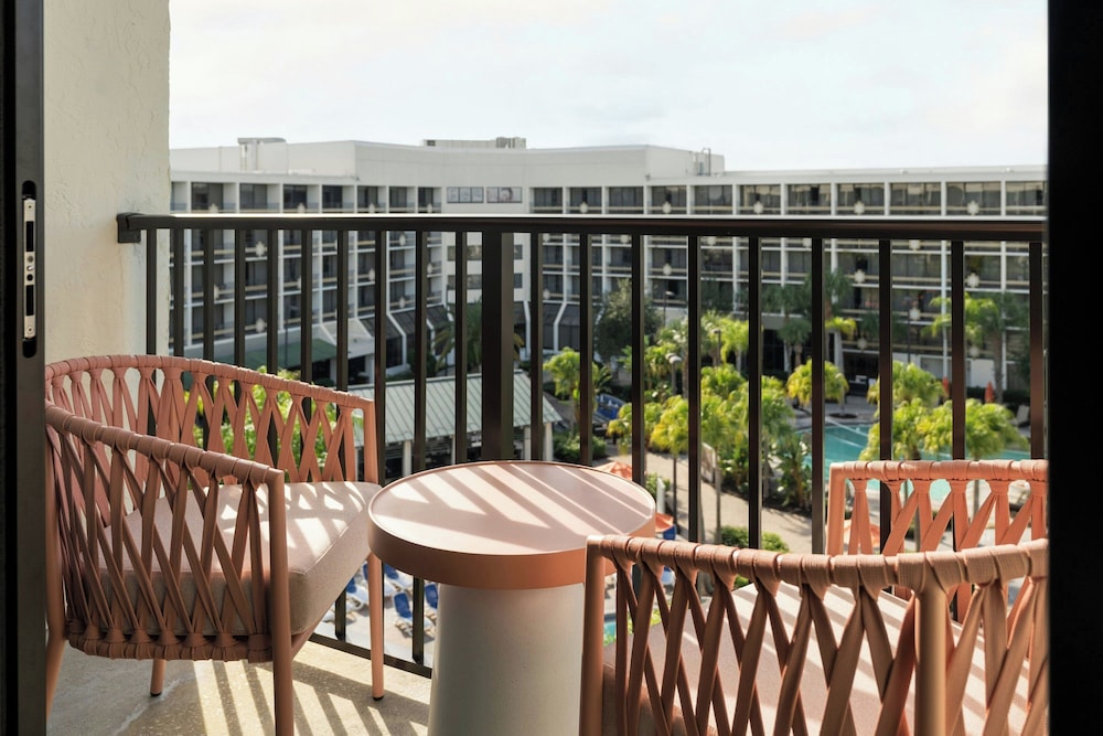 Sheraton Orlando Lake Buena Vista Resort - NEWLY RENOVATED! — Hotel building in Orlando, Florida