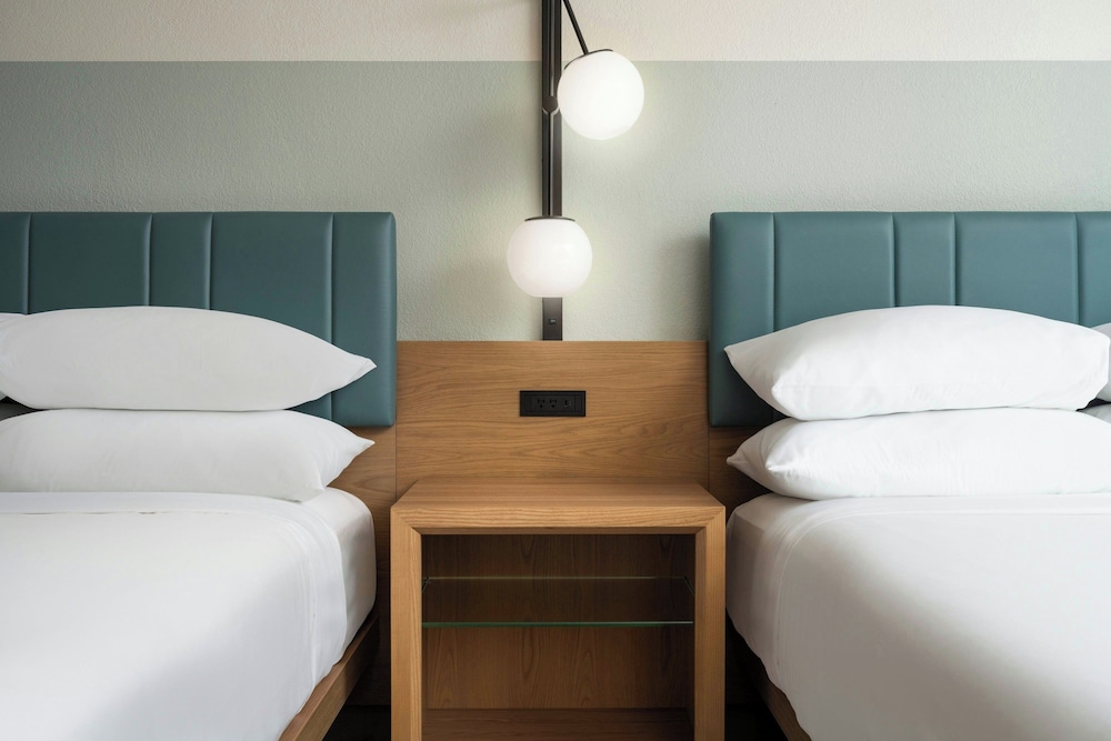 Sheraton Orlando Lake Buena Vista Resort - NEWLY RENOVATED! — Hotel rooms in Orlando, Florida