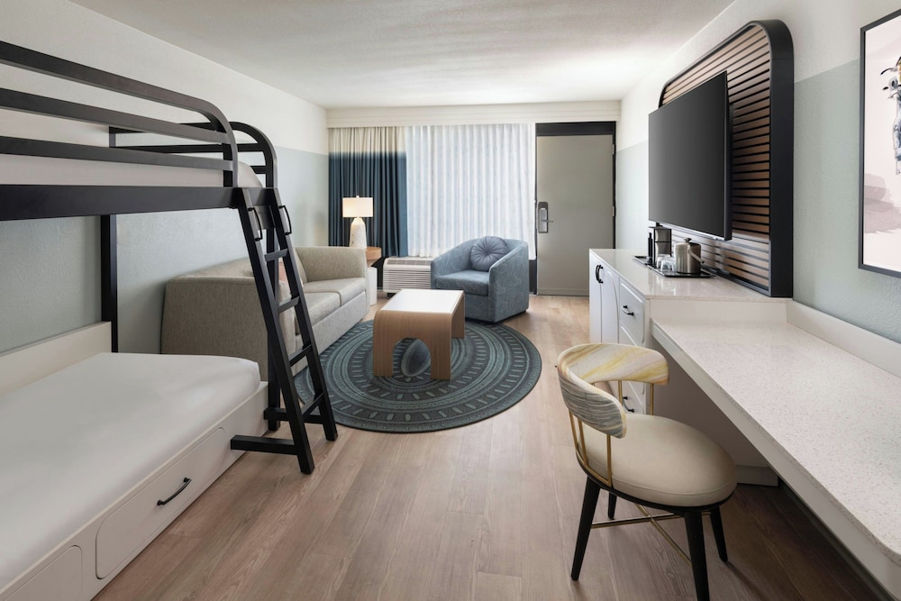 Sheraton Orlando Lake Buena Vista Resort - NEWLY RENOVATED! — Hotel rooms in Orlando, Florida