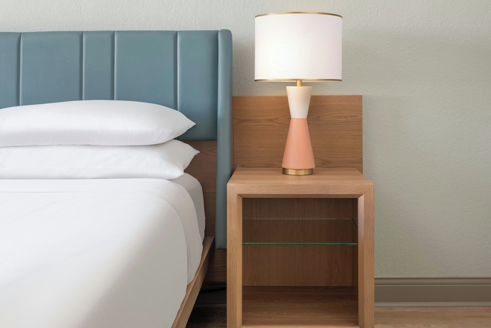 Sheraton Orlando Lake Buena Vista Resort - NEWLY RENOVATED! — Hotel rooms in Orlando, Florida