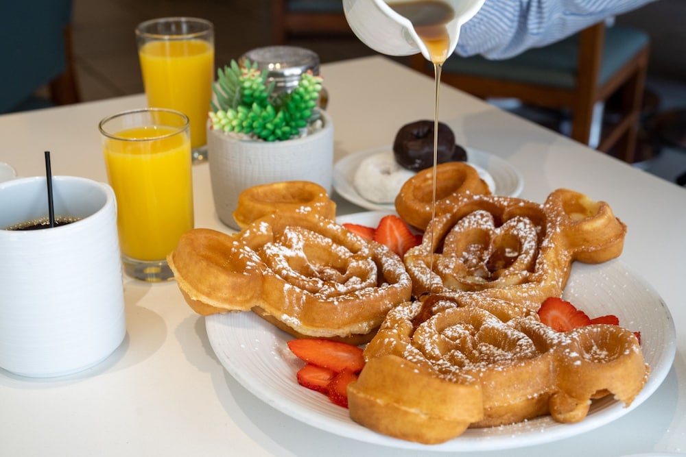 Sheraton Orlando Lake Buena Vista Resort - NEWLY RENOVATED! — Restaurant & bars in Orlando, Florida