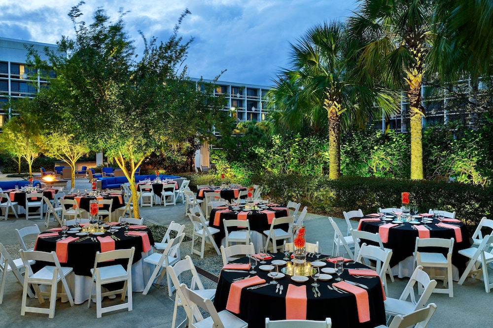 Sheraton Orlando Lake Buena Vista Resort - NEWLY RENOVATED! — Restaurant & bars in Orlando, Florida