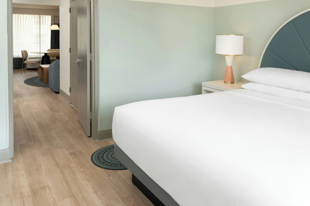 Sheraton Orlando Lake Buena Vista Resort - NEWLY RENOVATED! — Hotel rooms in Orlando, Florida