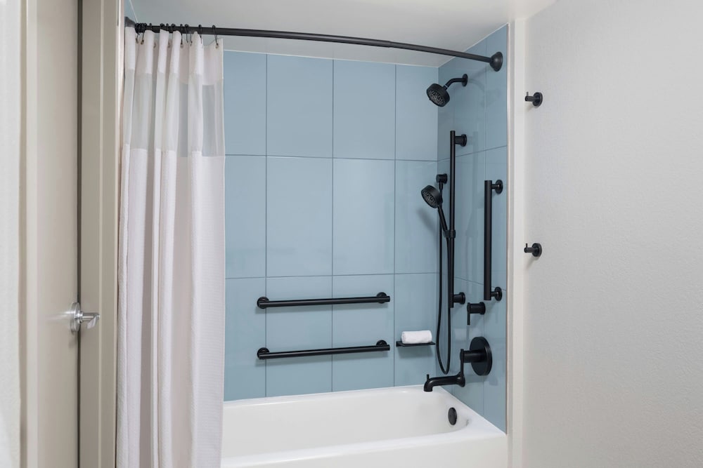 Sheraton Orlando Lake Buena Vista Resort - NEWLY RENOVATED! — Hotel rooms in Orlando, Florida