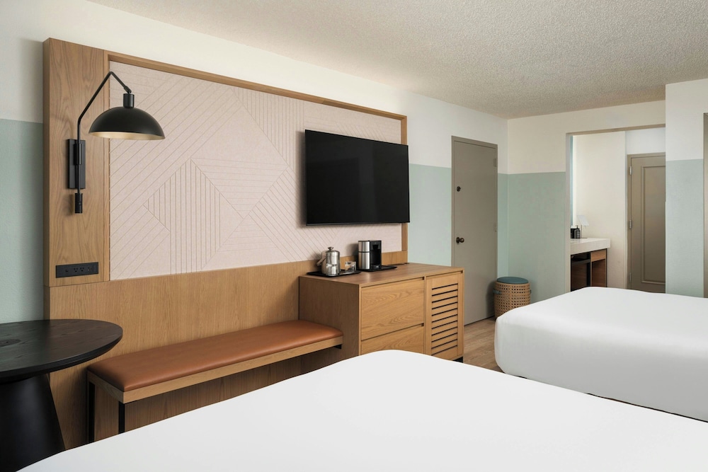 Sheraton Orlando Lake Buena Vista Resort - NEWLY RENOVATED! — Hotel rooms in Orlando, Florida