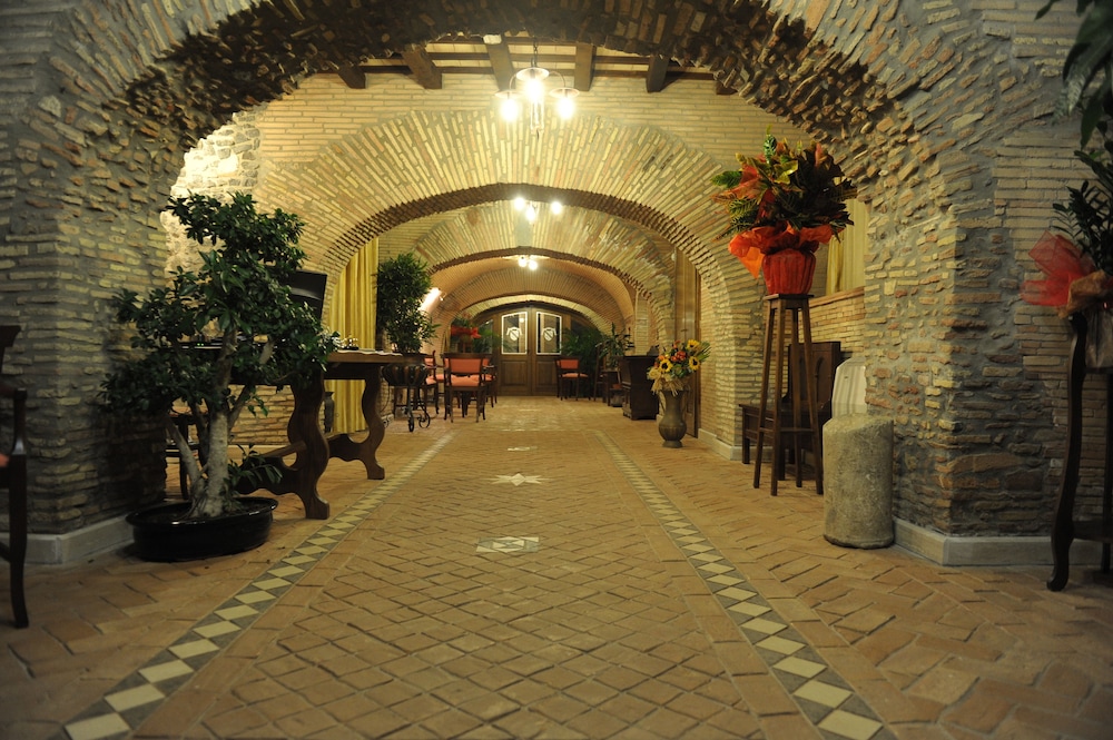 Relais Castrum Boccea — Restaurant & bars in Rome, Lazio