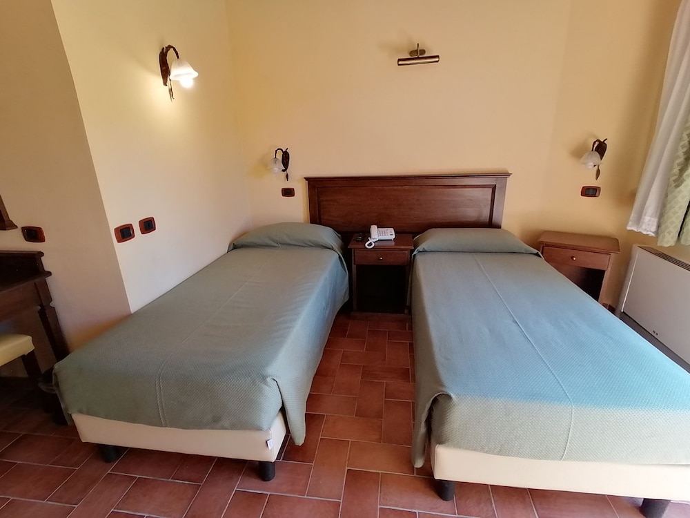 Relais Castrum Boccea — Hotel rooms in Rome, Lazio