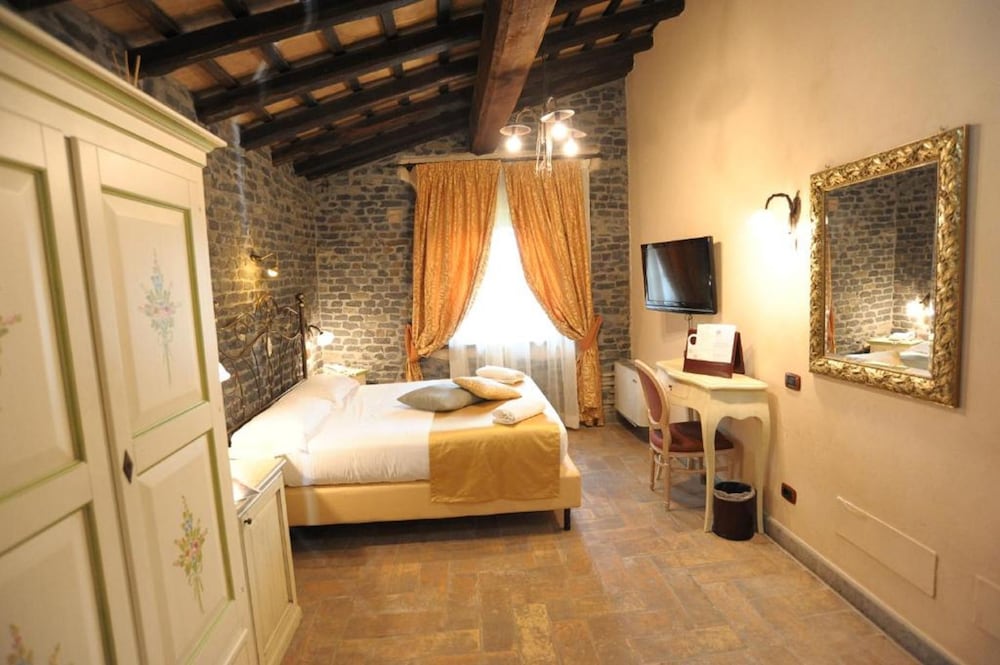 Relais Castrum Boccea — Hotel rooms in Rome, Lazio